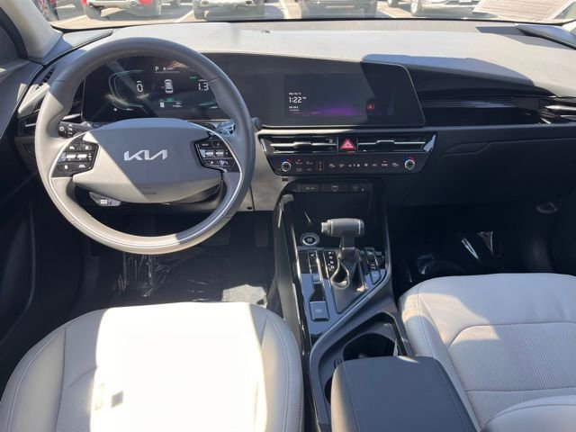 Used 2023 Kia Niro EX image 7