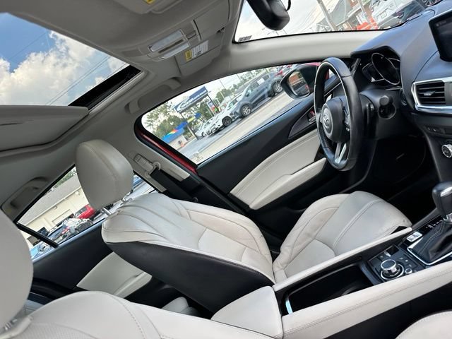 Used 2018 MAZDA MAZDA3 Grand Touring w/ Premium Equipment Package FWD image 23