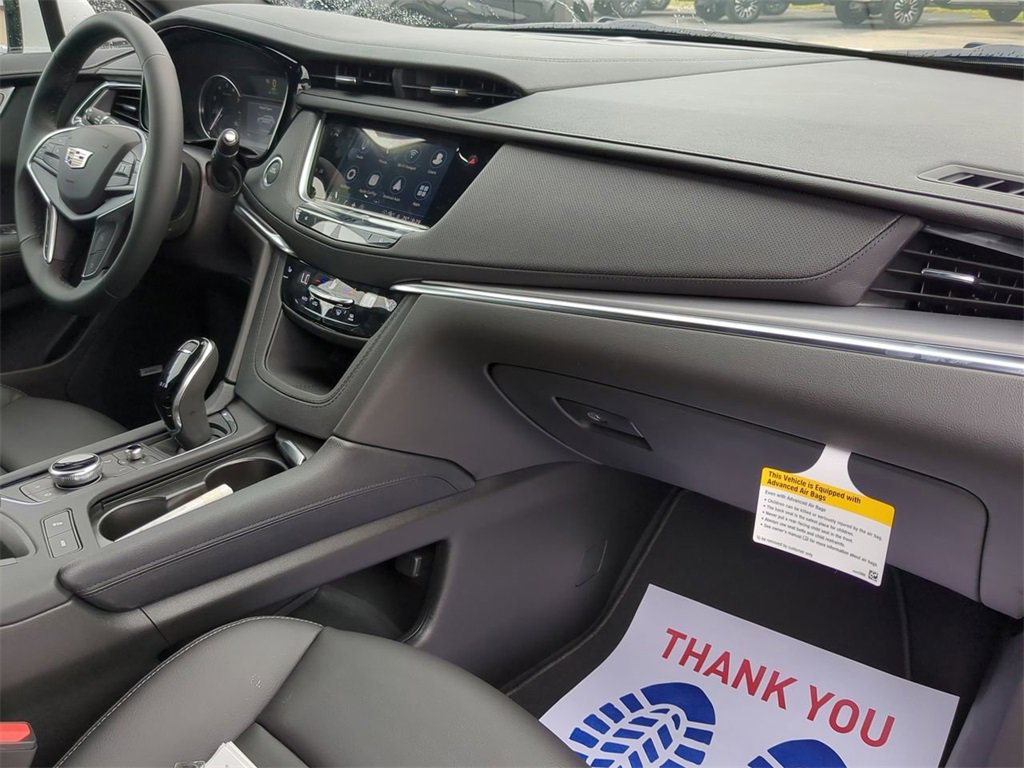 New 2025 Cadillac XT5 Luxury image 28