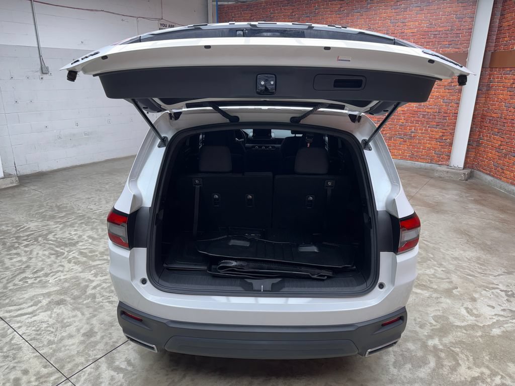 Used 2023 Honda Pilot Sport image 29