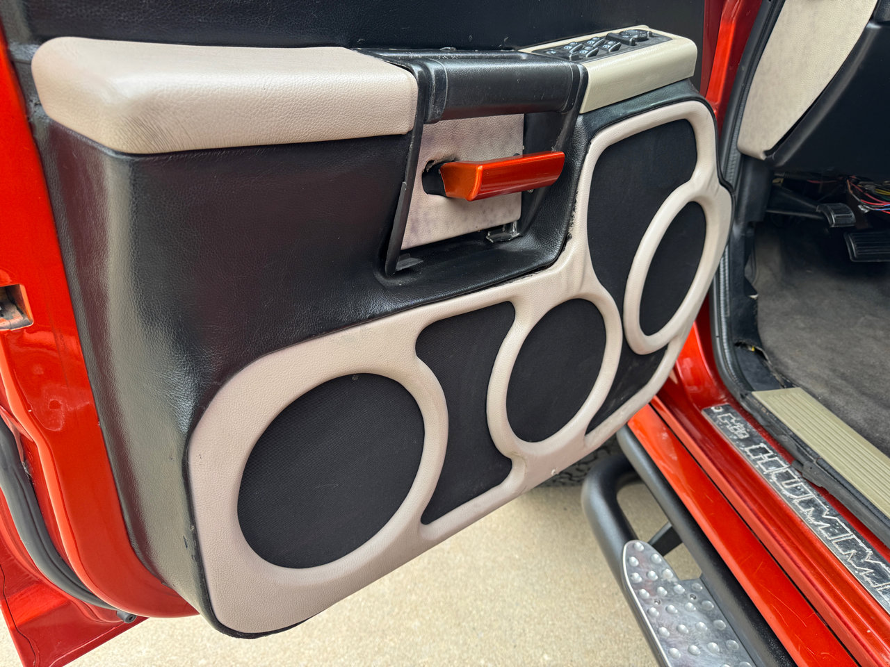 Used 2003 HUMMER H2 w/ Preferred Equipment Group image 24