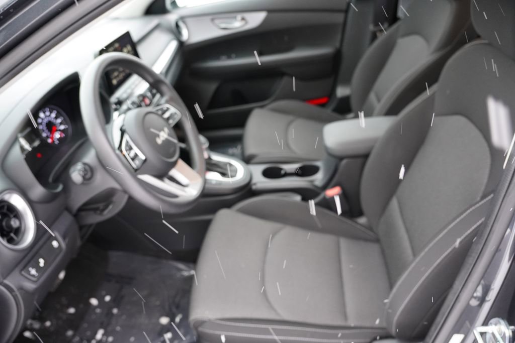 Certified 2022 Kia Forte LXS w/ LXS Technology Package image 16