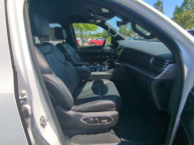 Used 2024 Jeep Wagoneer Series II w/ Flexible Seating Group AWD/4WD image 39