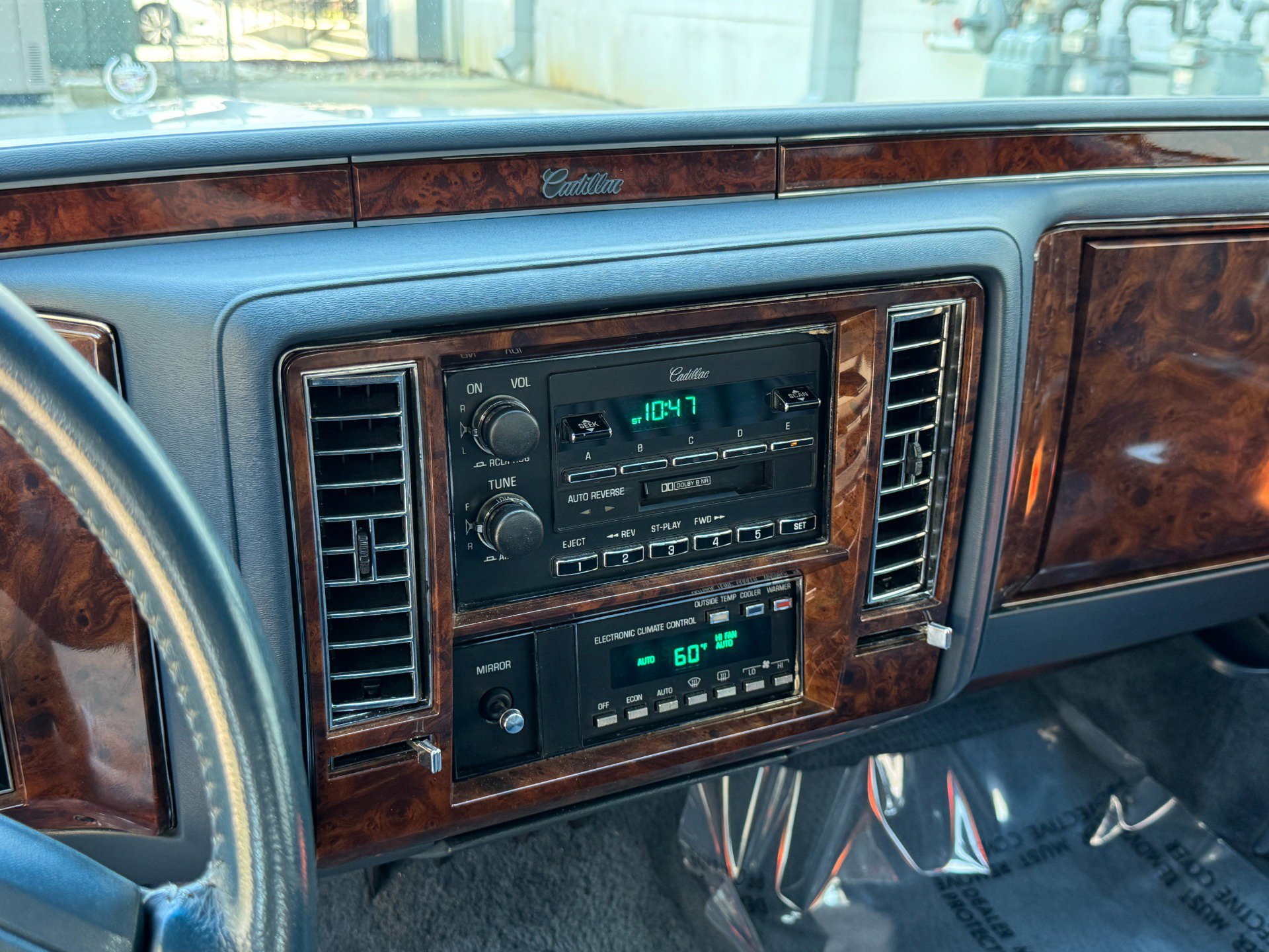 Used 1991 Cadillac Brougham image 39
