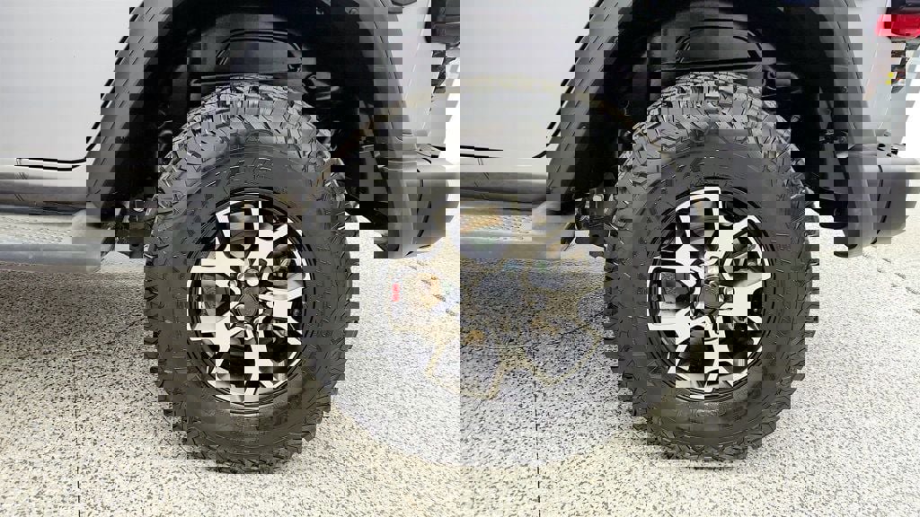 Used 2018 Jeep Wrangler Unlimited Rubicon AWD/4WD image 9