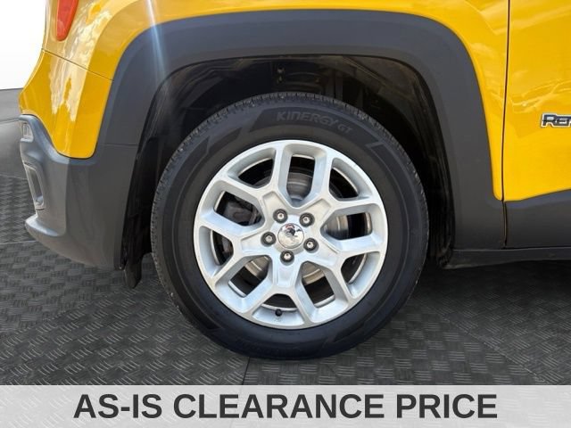Used 2016 Jeep Renegade Latitude w/ Cold Weather Group FWD image 14