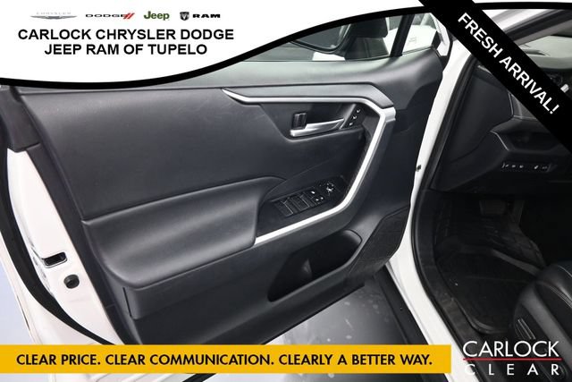 Used 2019 Toyota RAV4 XLE Premium w/ Cold Weather Package FWD image 14