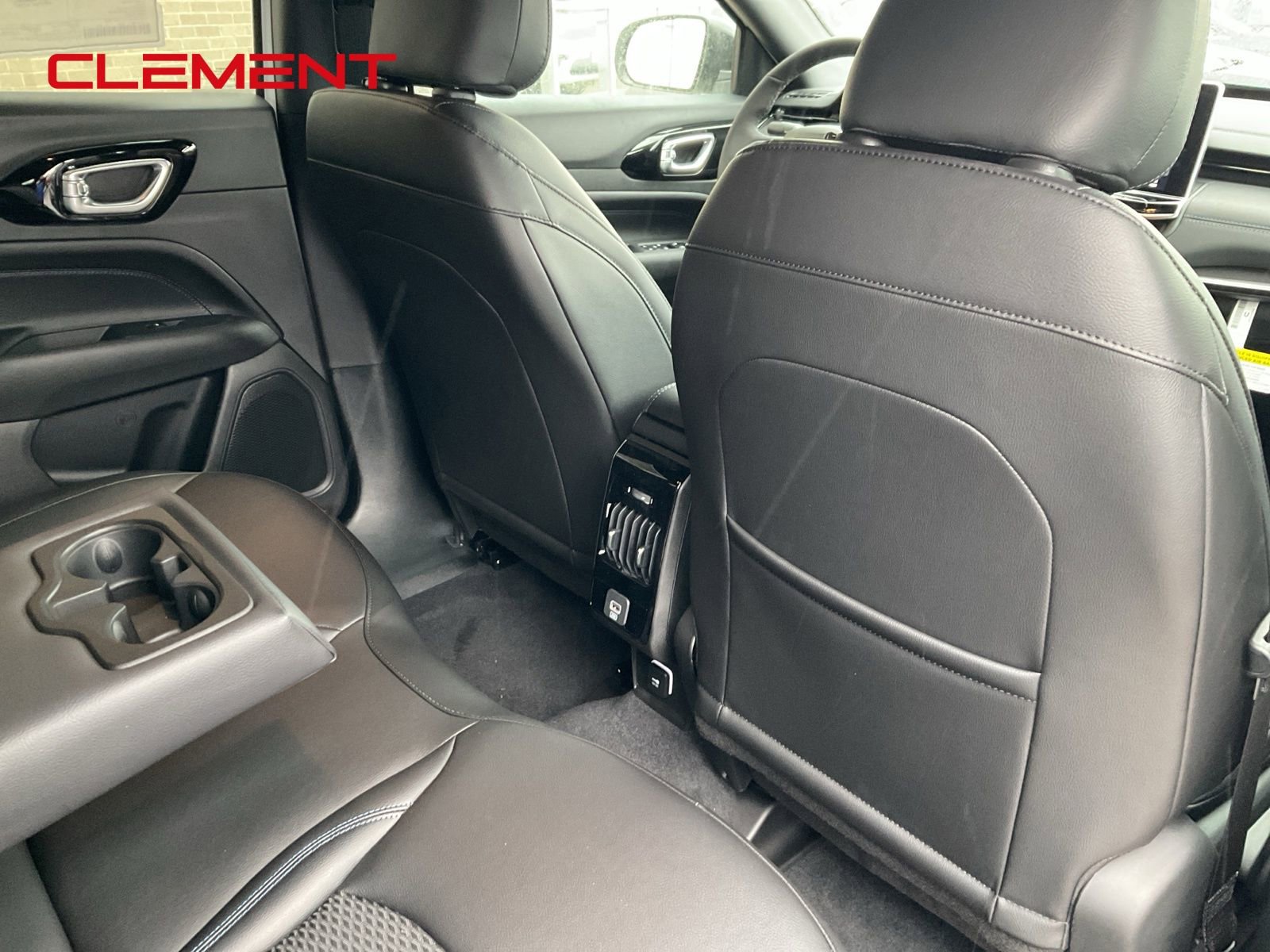 New 2026 Jeep Compass Latitude image 19