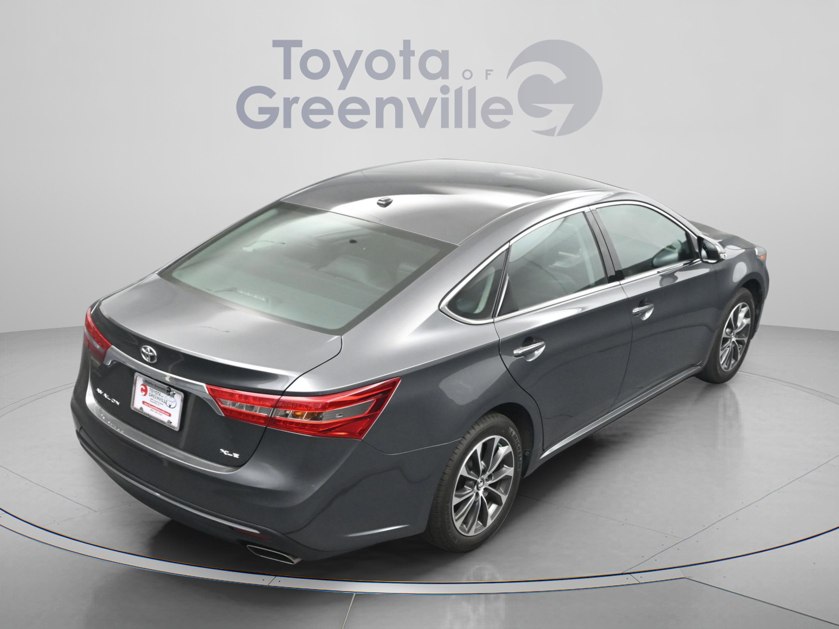 Used 2016 Toyota Avalon XLE image 25