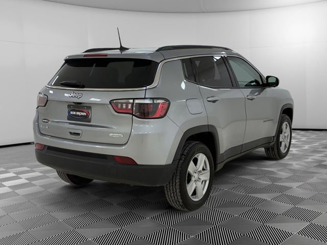 Used 2022 Jeep Compass Latitude w/ Convenience Group AWD/4WD image 3