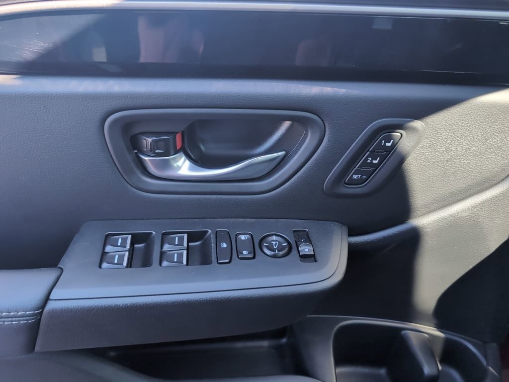 Certified 2025 Honda Pilot Touring image 27