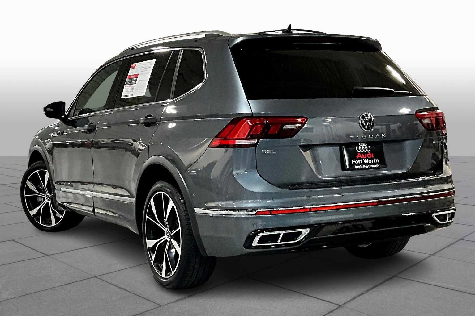 Used 2022 Volkswagen Tiguan SEL R-Line image 11