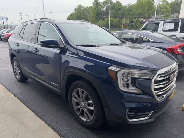 Used 2023 GMC Terrain SLT AWD/4WD image 4