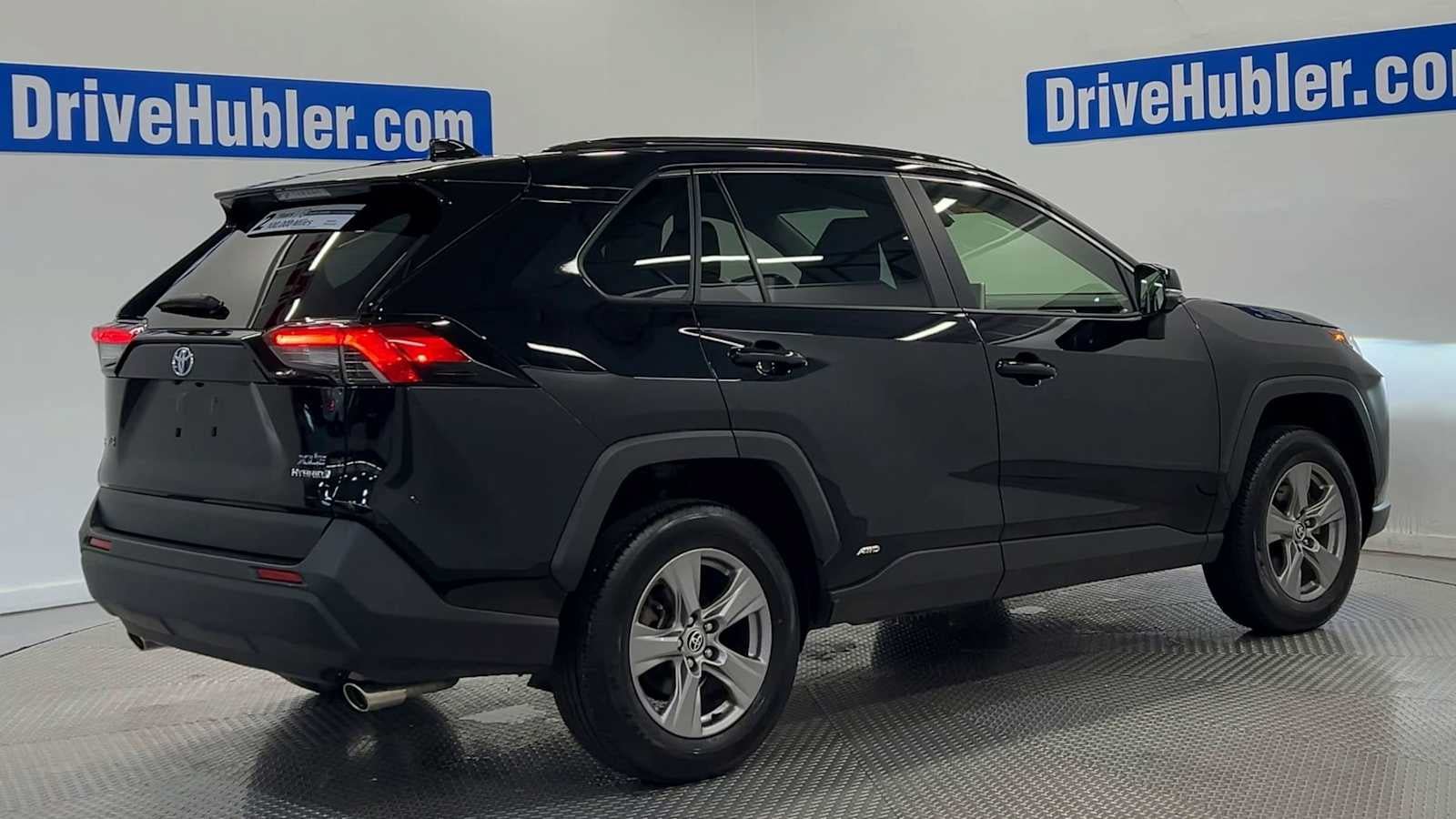 Used 2023 Toyota RAV4 XLE w/ Convenience Package AWD/4WD image 8