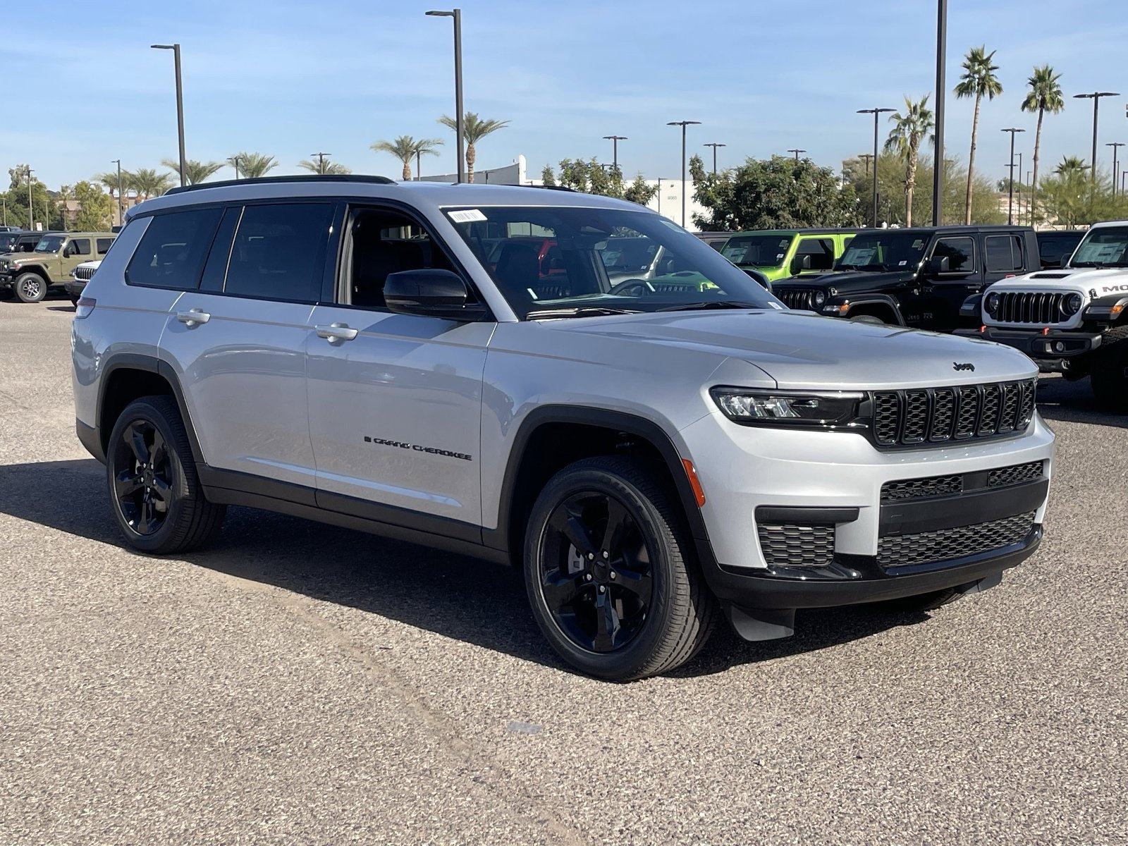New 2025 Jeep Grand Cherokee L Altitude AWD/4WD image 5