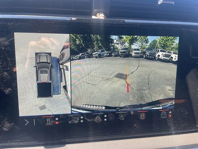 Used 2025 GMC Sierra 1500 AT4 w/ AT4 Premium Package AWD/4WD image 13