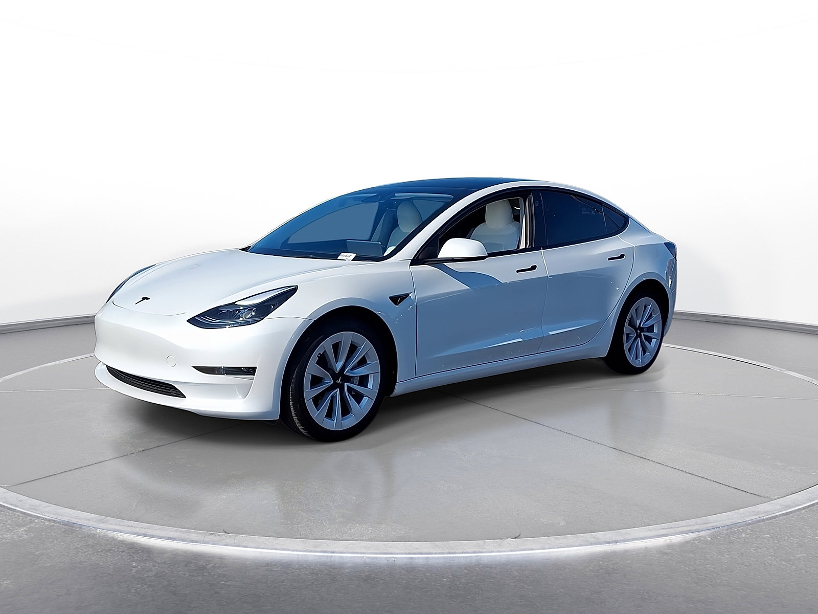 Used 2023 Tesla Model 3 Standard Range image 4