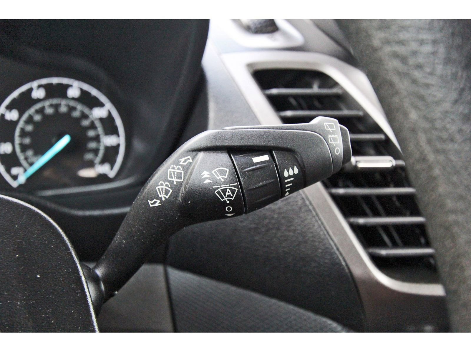 Used 2022 Ford Transit Connect XL image 18