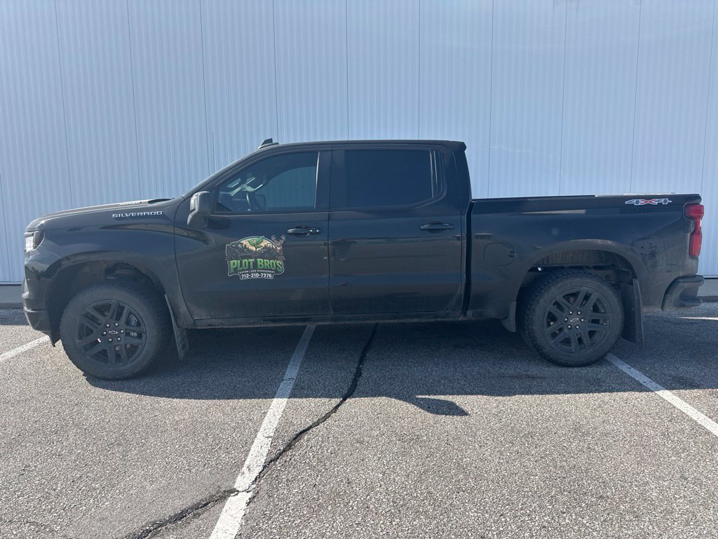 Used 2024 Chevrolet Silverado 1500 RST w/ Convenience Package II AWD/4WD image 3