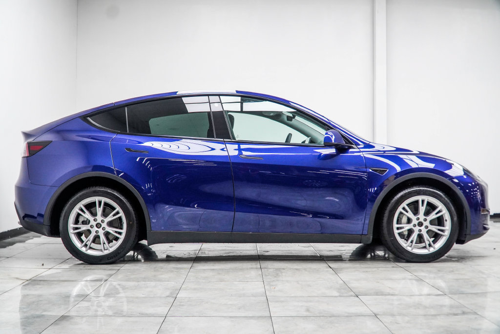 Used 2023 Tesla Model Y AWD image 7