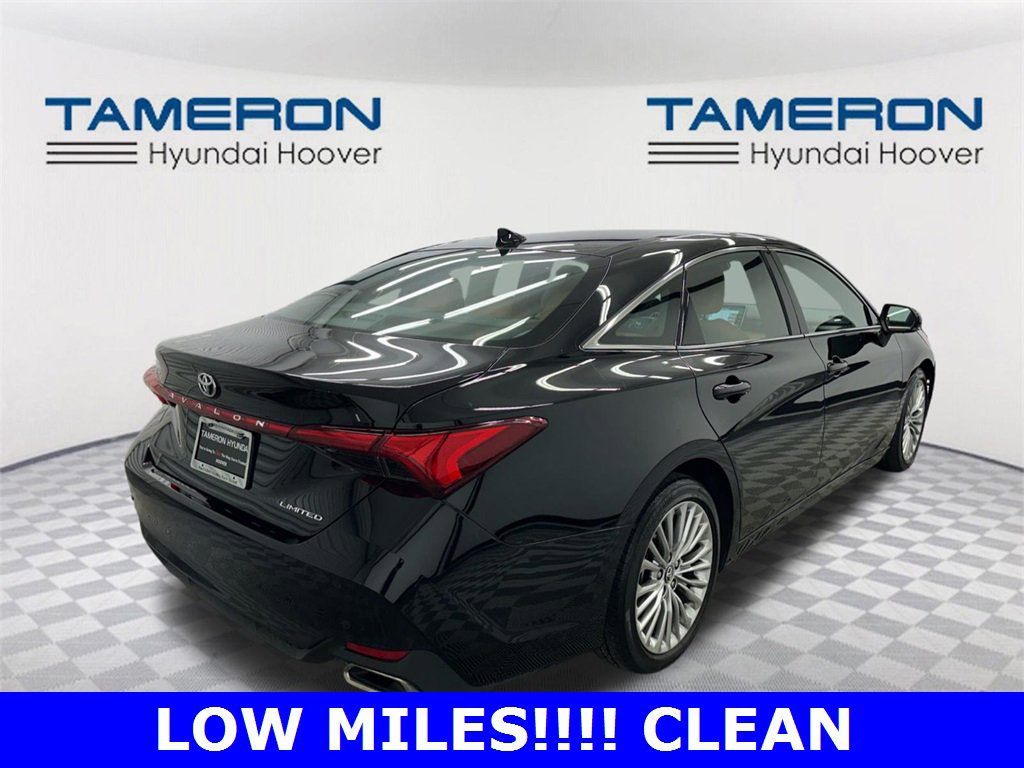 Used 2019 Toyota Avalon Limited image 5