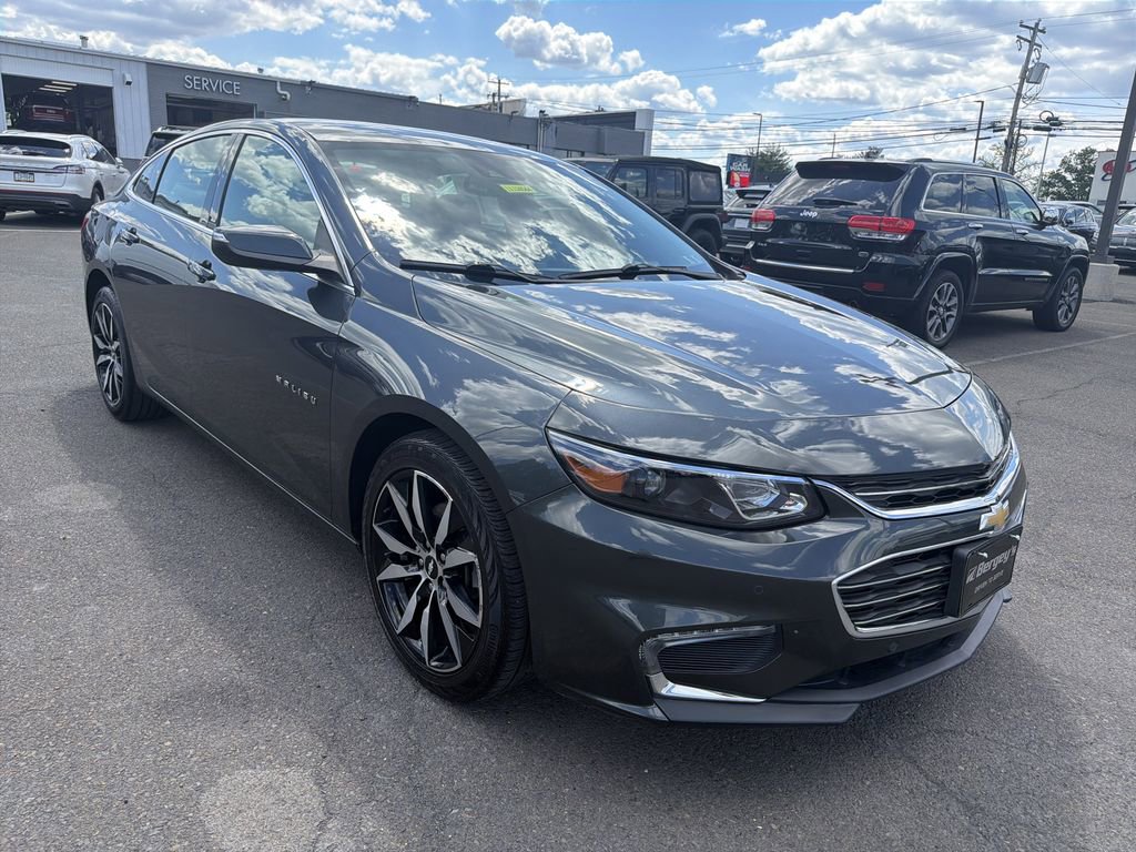 Used 2017 Chevrolet Malibu LT w/ Driver Confidence Package FWD image 7