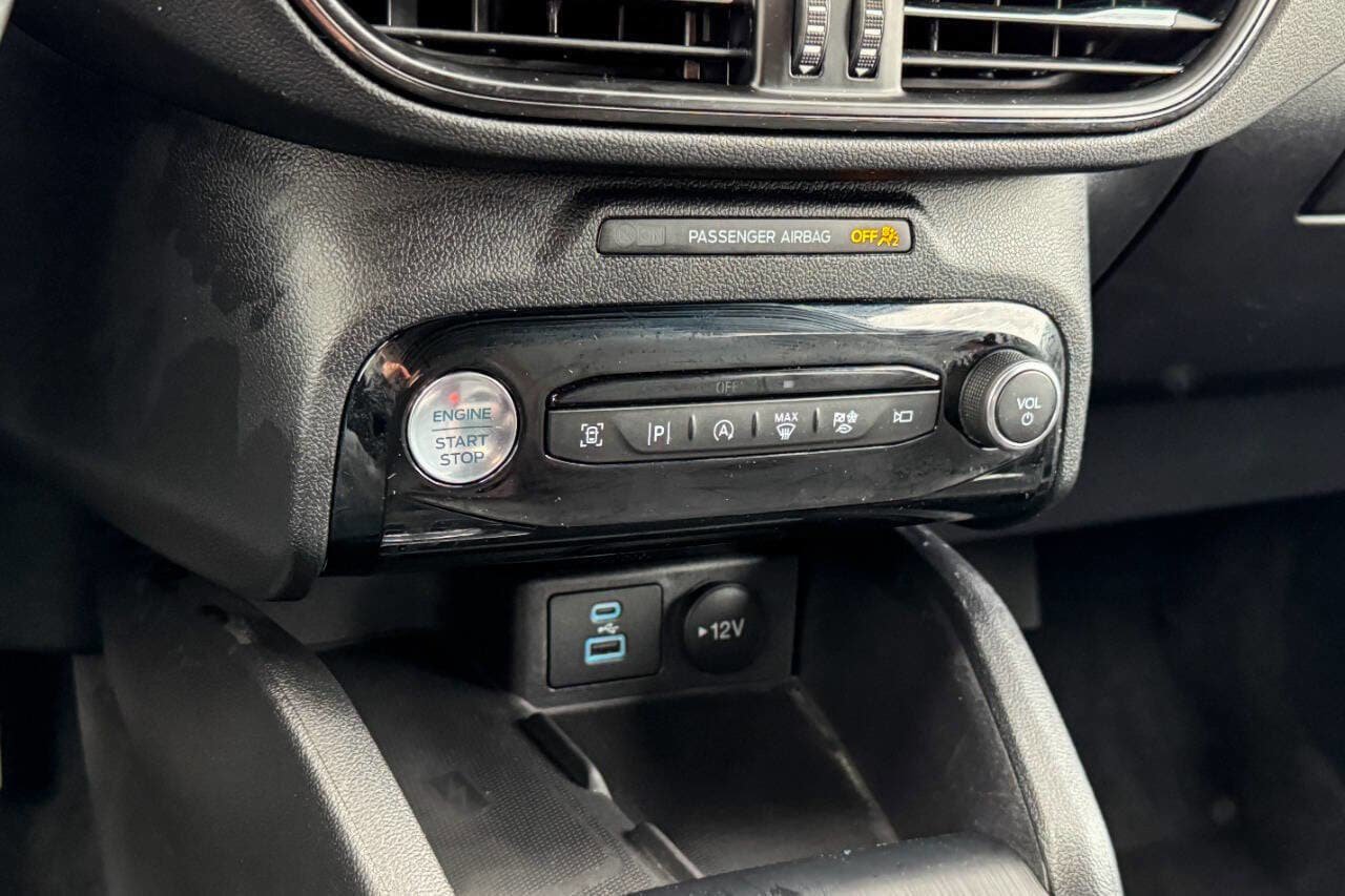 Used 2023 Ford Escape ST-Line Elite w/ Premium Technology Package AWD/4WD image 35