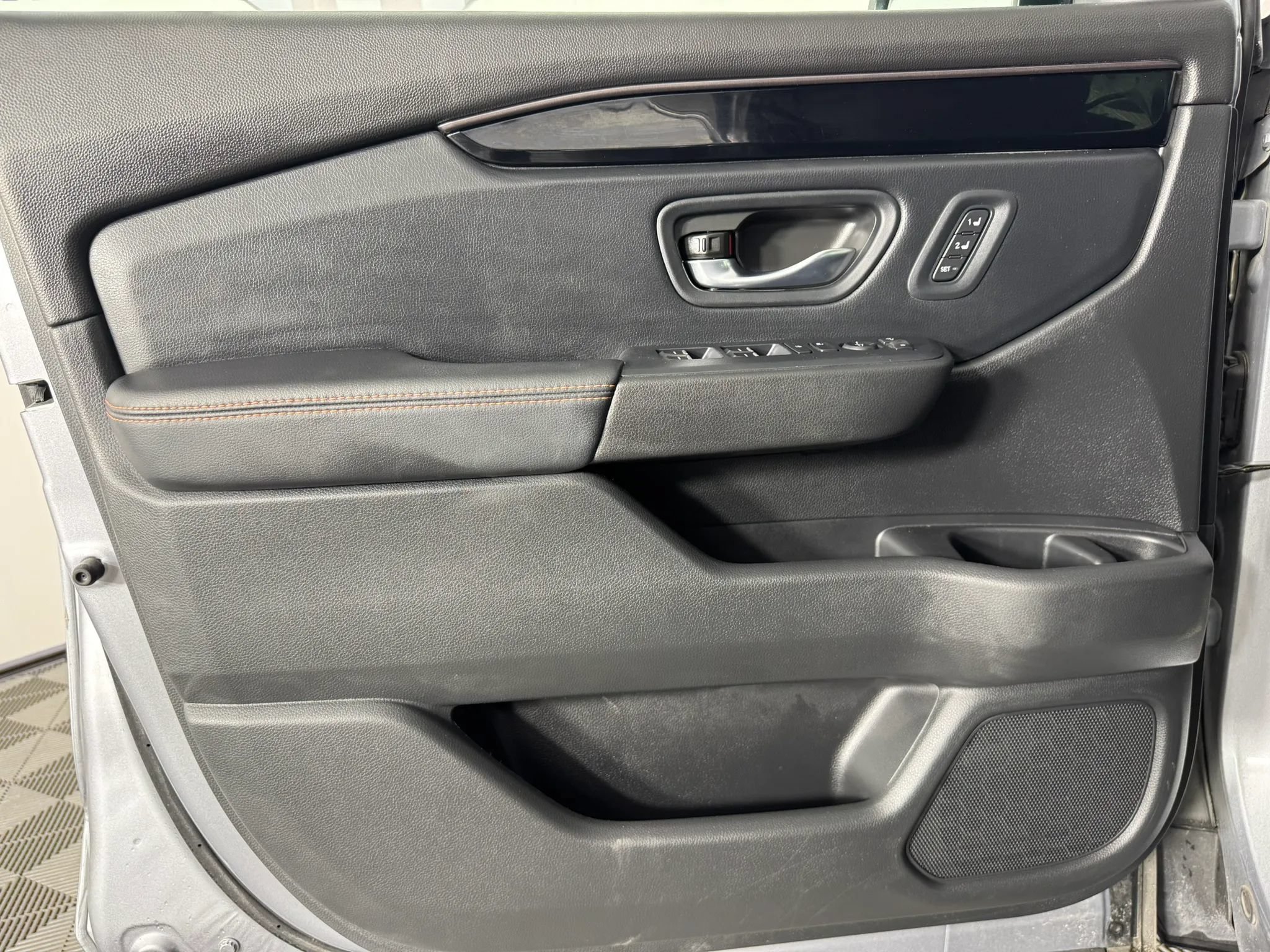 Used 2025 Honda Pilot TrailSport image 44
