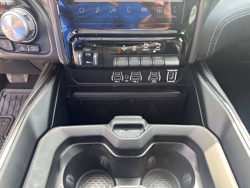 Used 2025 RAM 1500 Limited w/ Off Road Group image 36
