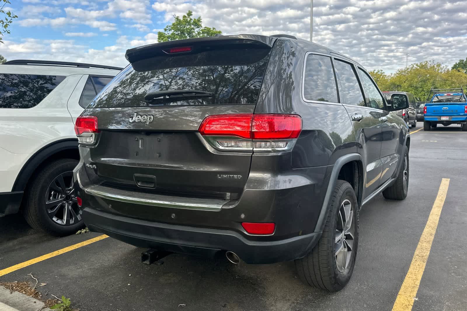 Used 2017 Jeep Grand Cherokee Limited AWD/4WD image 4