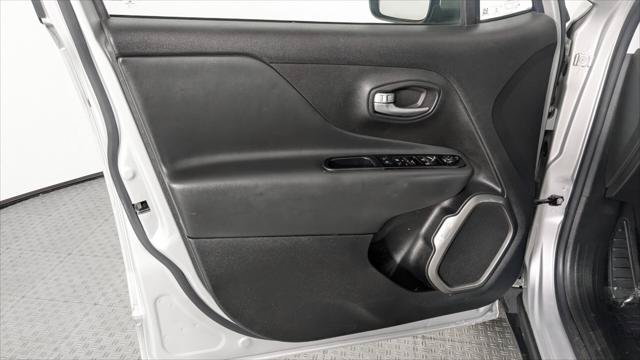 Used 2020 Jeep Renegade Limited AWD/4WD image 13