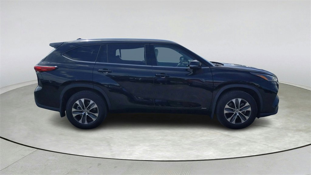 Used 2022 Toyota Highlander Bronze Edition image 7