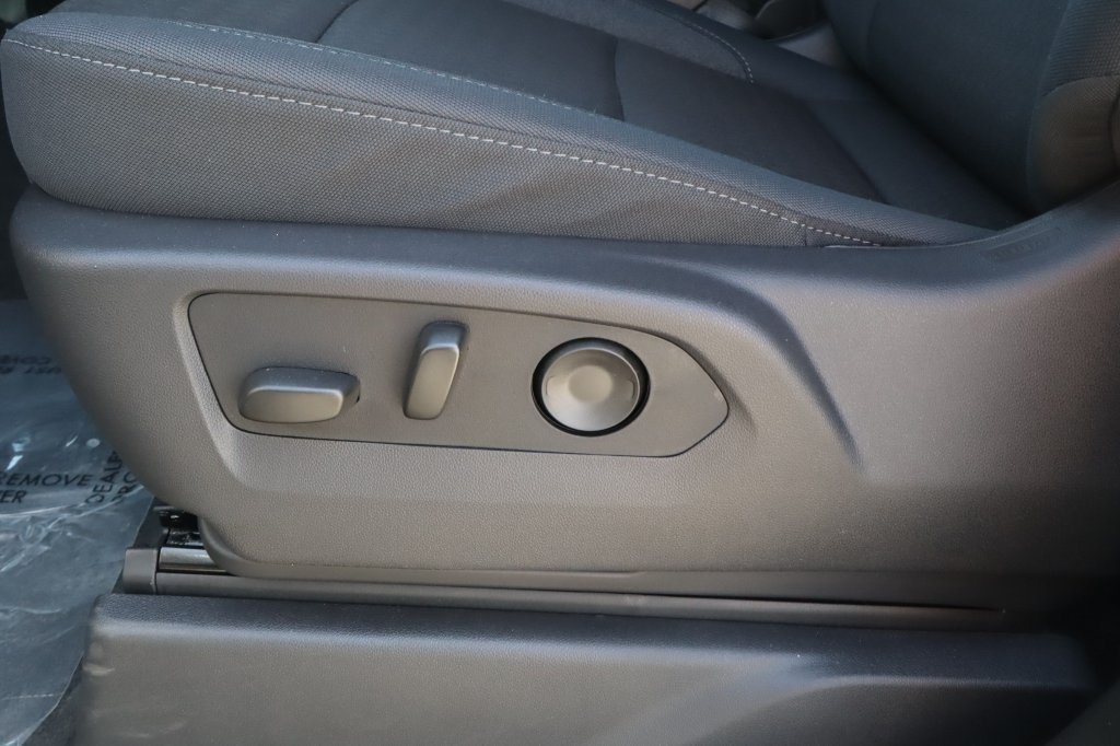 New 2026 Chevrolet Silverado 1500 Custom w/ LPO, Dark Essentials Package RWD image 19