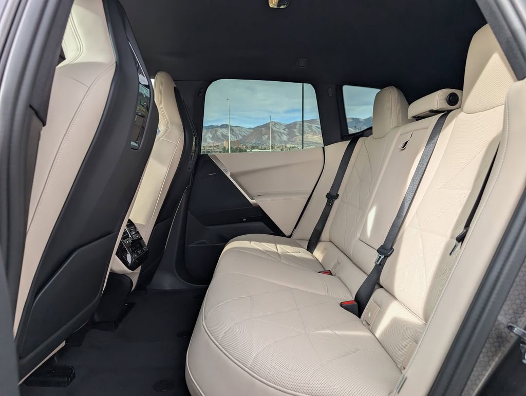 New 2026 BMW iX xDrive45 w/ Premium Package image 15