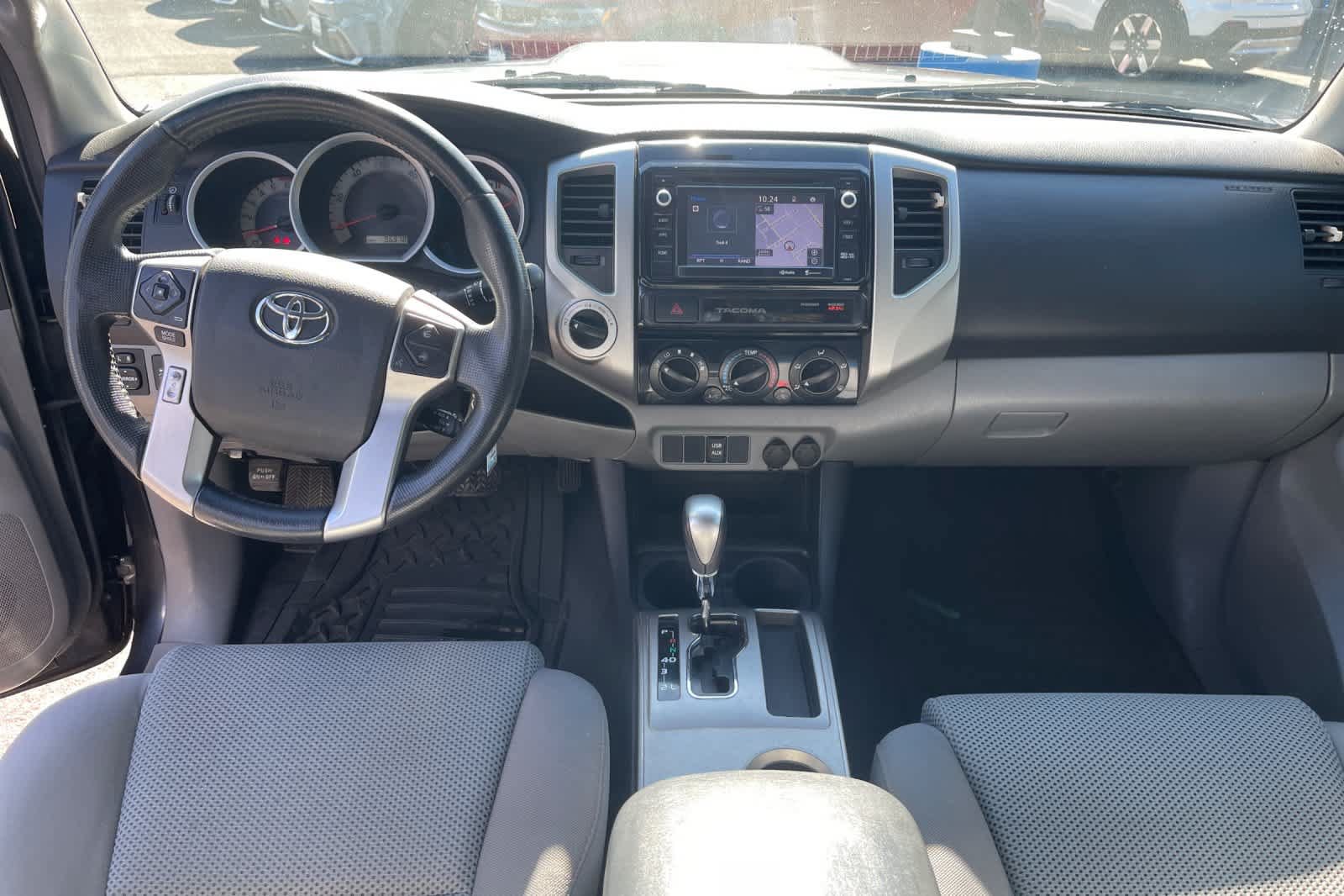 Used 2015 Toyota Tacoma 4x4 Double Cab w/ TRD Sport Package image 11