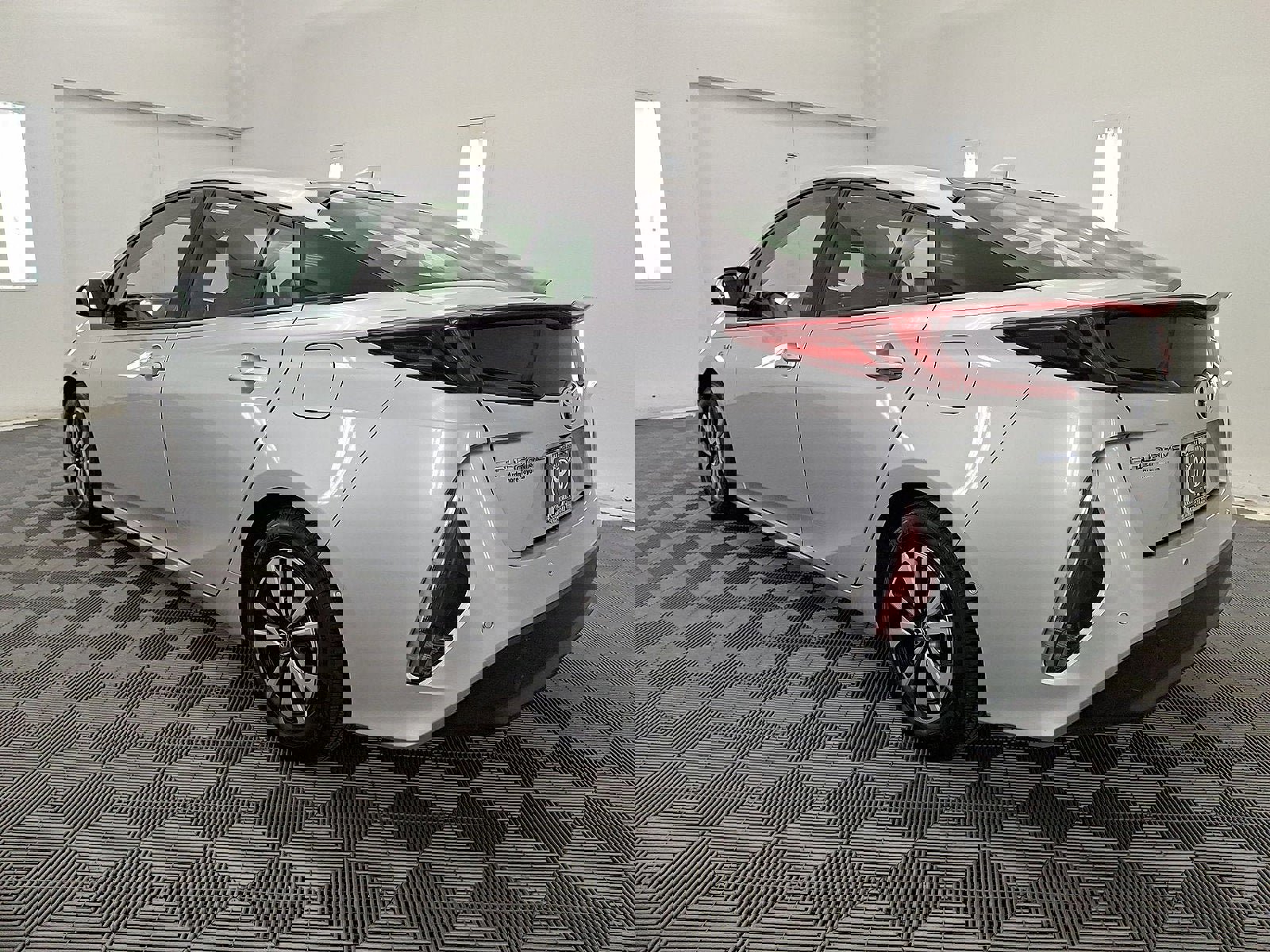 Used 2018 Toyota Prius Prime Advanced image 21