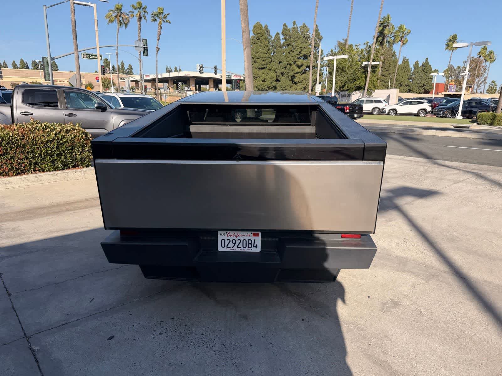 Used 2024 Tesla Cybertruck AWD Crew Cab image 4
