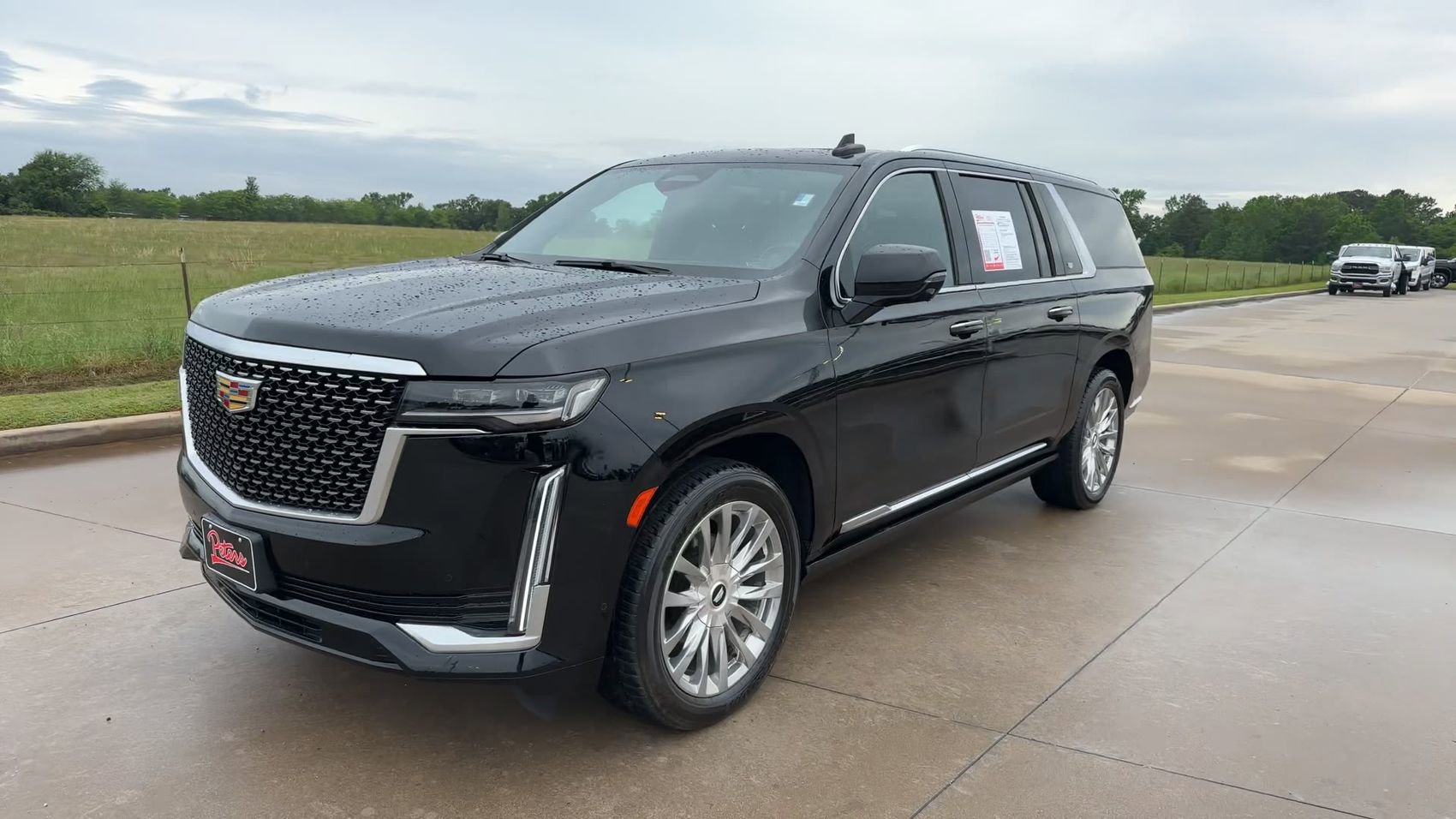 Used 2021 Cadillac Escalade ESV Premium Luxury w/ Driver Assist Tech Package AWD/4WD image 3