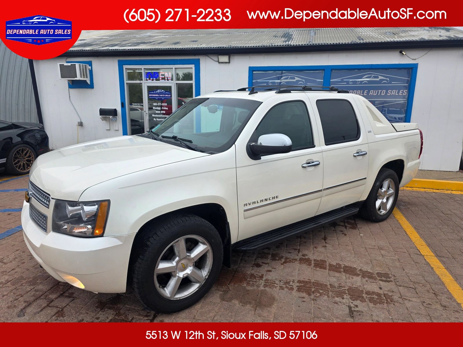 Used 2012 Chevrolet Avalanche LTZ AWD/4WD image 1