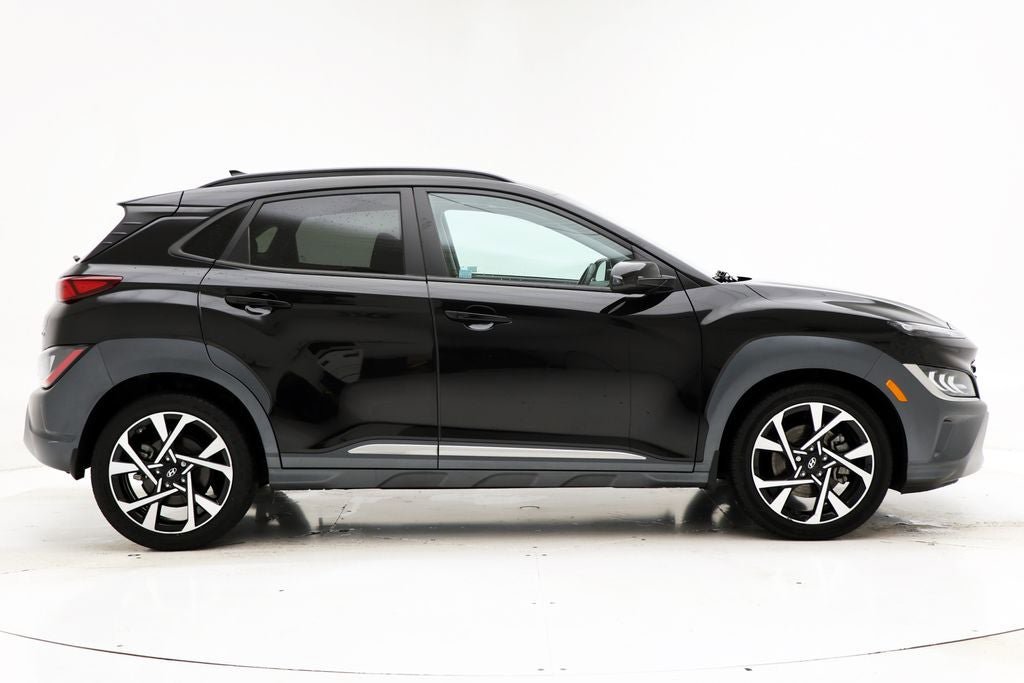 Used 2023 Hyundai Kona Limited AWD/4WD image 3