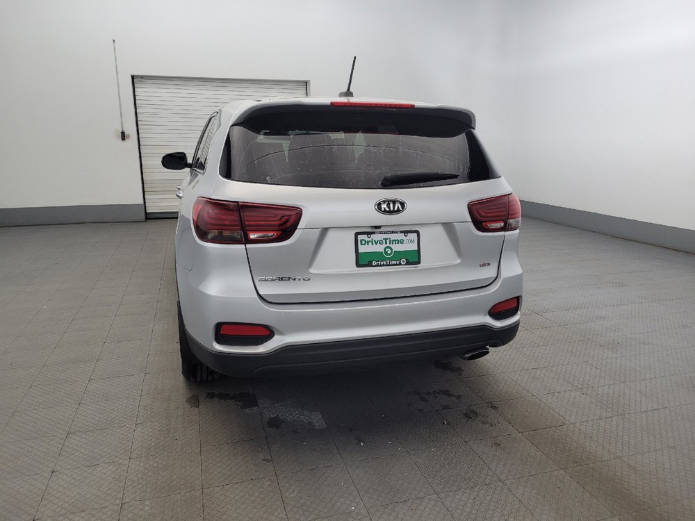 Used 2019 Kia Sorento LX image 6