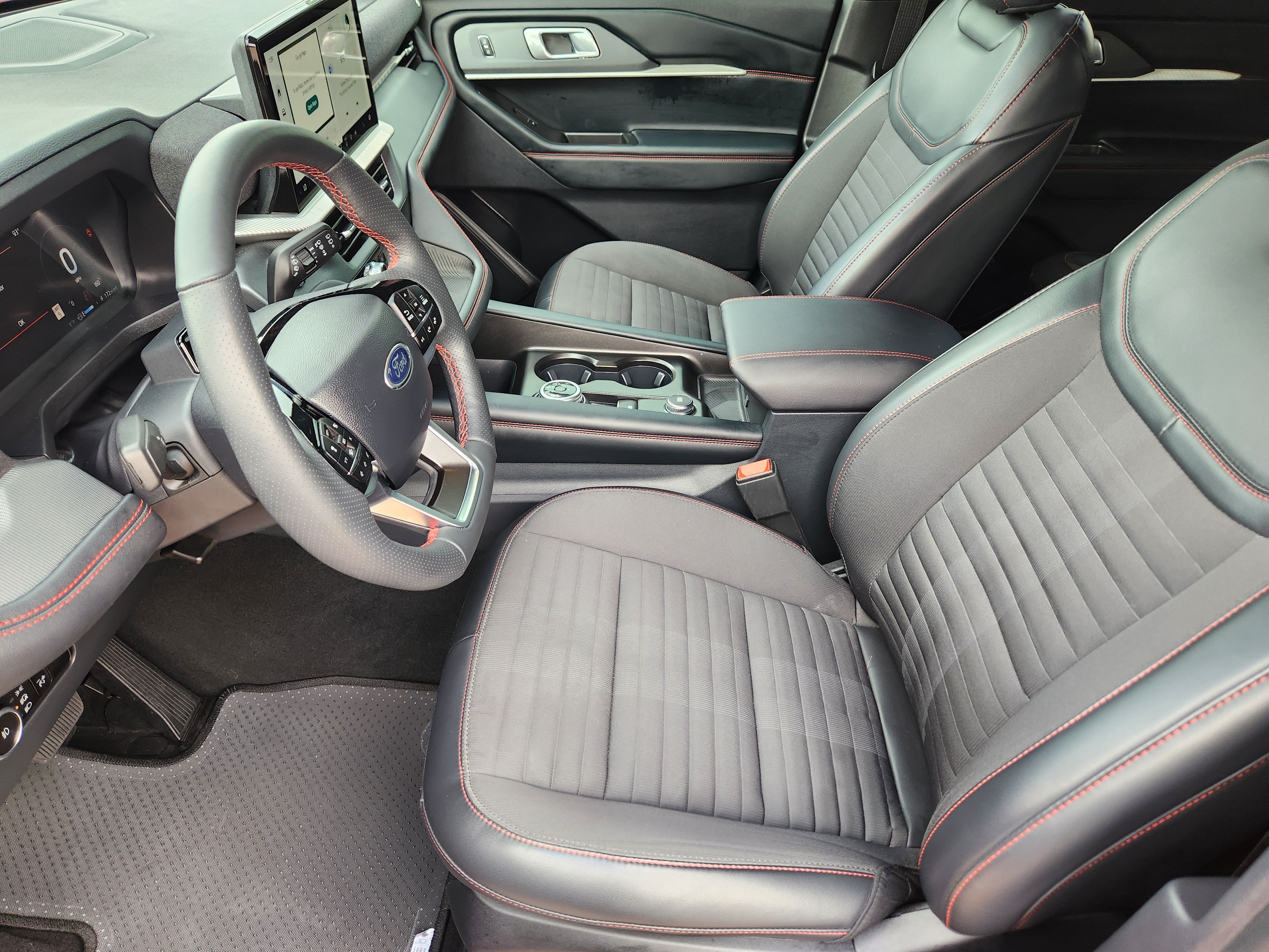 Used 2026 Ford Explorer ST-Line w/ ST-Line Street Pack RWD image 9