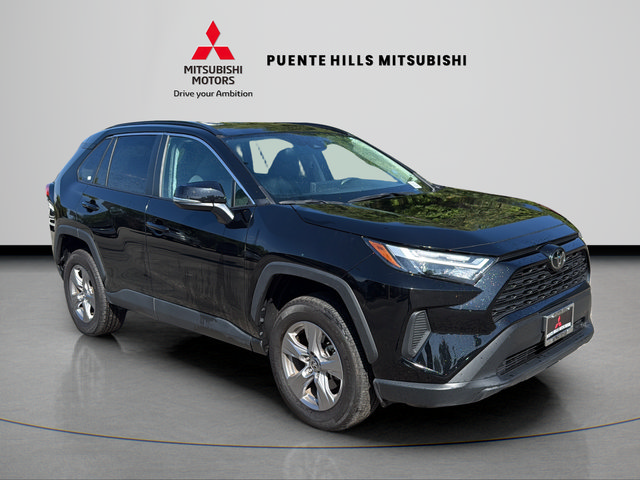 Used 2025 Toyota RAV4 XLE FWD image 3