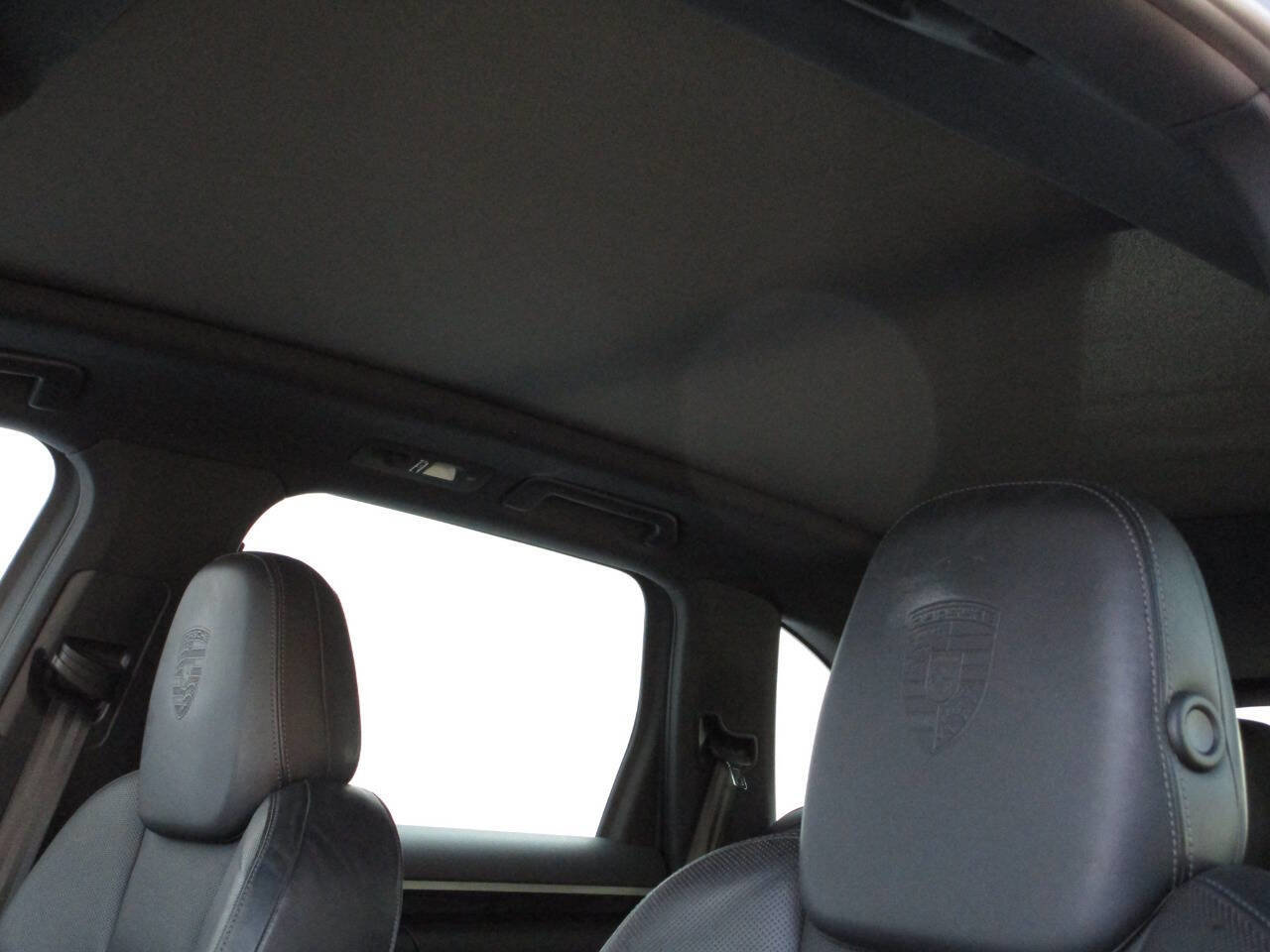 Used 2014 Porsche Cayenne Diesel Platinum Edition image 24