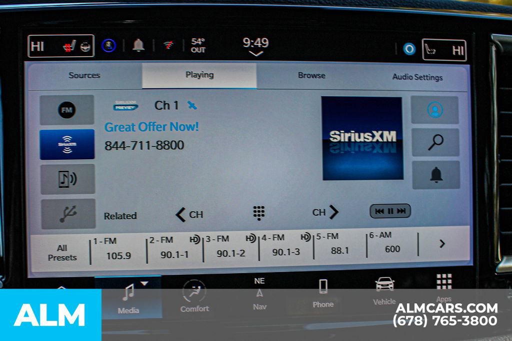 Used 2024 Chrysler Pacifica Select image 38