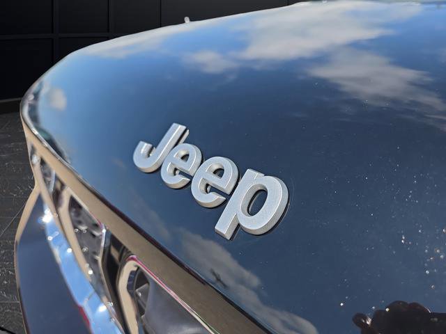 New 2025 Jeep Grand Cherokee Limited w/ Luxury Tech Group II image 42