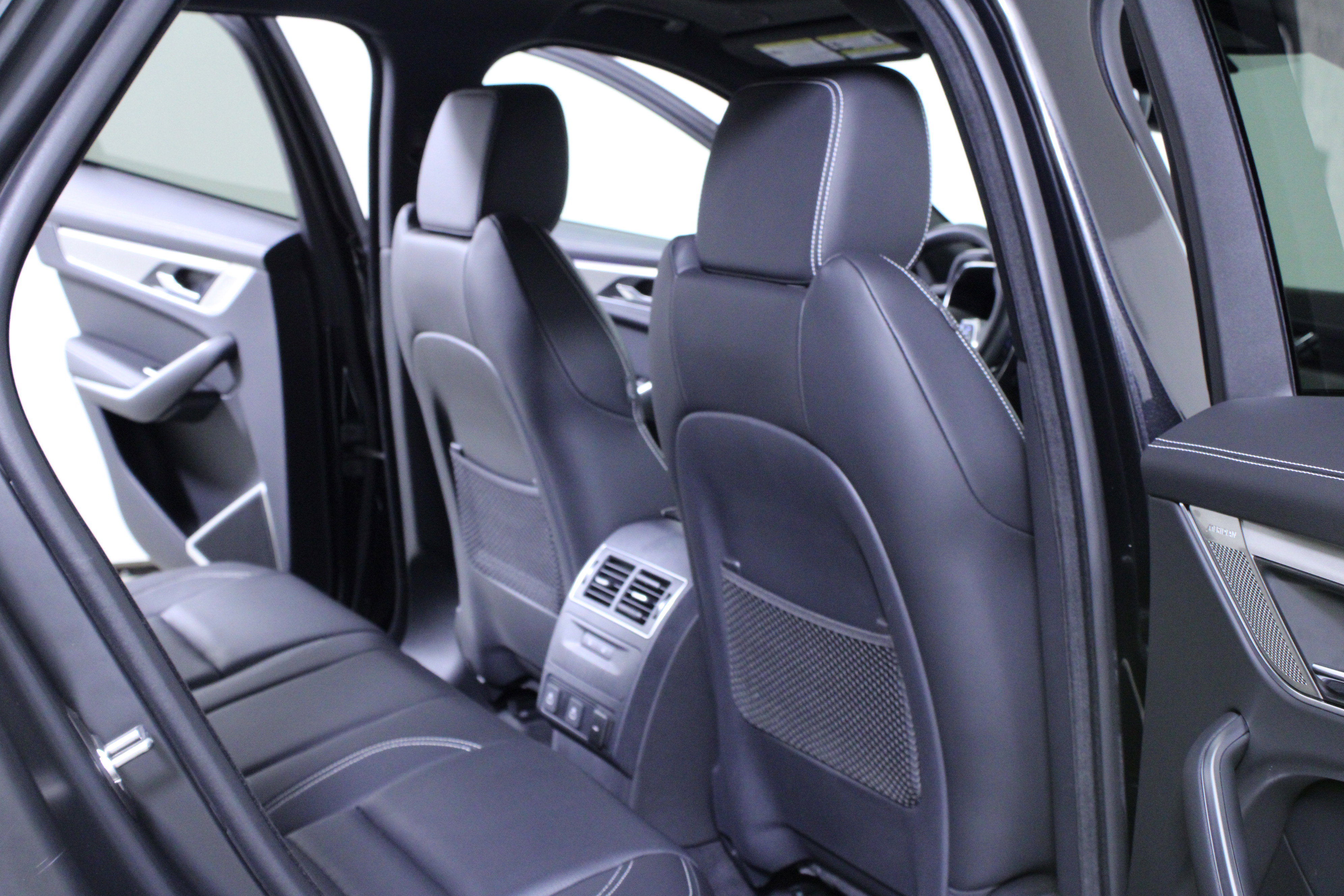 Used 2025 Jaguar F-PACE R-Dynamic S image 12