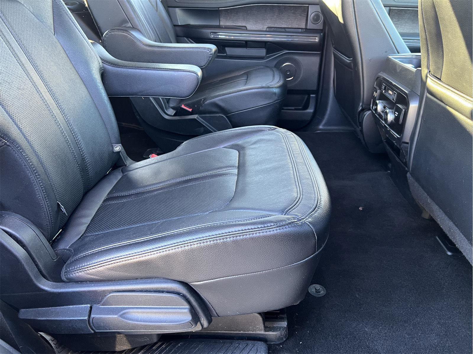 Used 2019 Ford Expedition Limited w/ Equipment Group 301A image 16