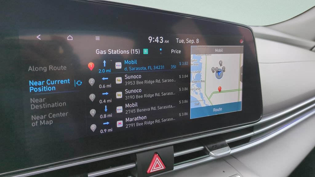 Used 2025 Hyundai Elantra SEL FWD image 17