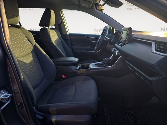 Used 2021 Toyota RAV4 XLE AWD/4WD image 15